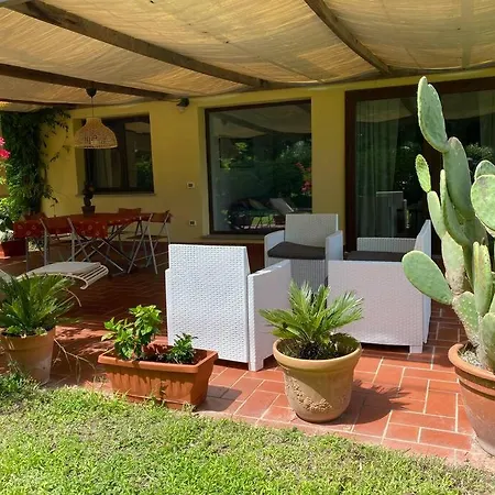 Apartment Baratti Casale I Salici Pool View
